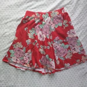 Cute high waisted skirt!